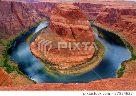 Horseshoe Bend on Colorado River in Glen Canyon 27854622