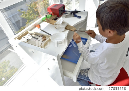 Making things 27855358