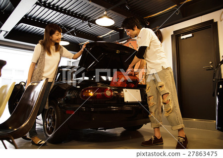車庫駕駛夫婦約會女性車已婚旅行車庫司機司機假期 27863475