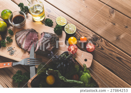 Roast beef dish image 27864253