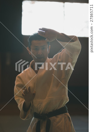 空手道 空的手 人物 27865711
