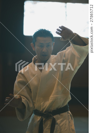 空手道 空的手 人物 27865712