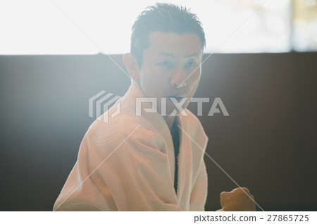 空手道 空的手 人物 27865725