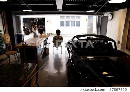 Garage Car Garage Drive Tea Time Friends Friends Female Driver Driver Holidays 27867530