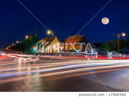 Wat Phrathat Chang Kham Worawihan 27868488