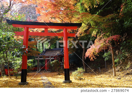 Yamazaki Seikaten Inari寺廟在京都秋天 27869074