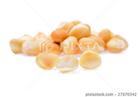 macadamia nuts isolated on white background 27870342