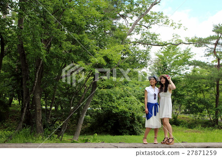 女人走路 女人走路 27871259