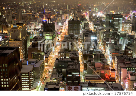 札幌在冬天(夜景)的城市景觀 札幌在冬天(夜景)的城市景觀 27876754