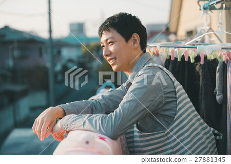 drying a futon, homemaking, housekeeping 27881345