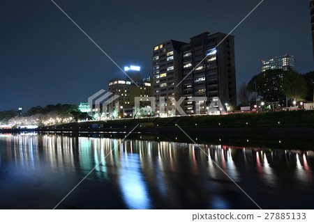 Cherry blossoms at night 27885133