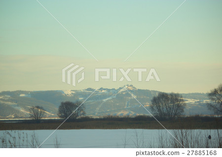 winter. buildings in the mountains 27885168