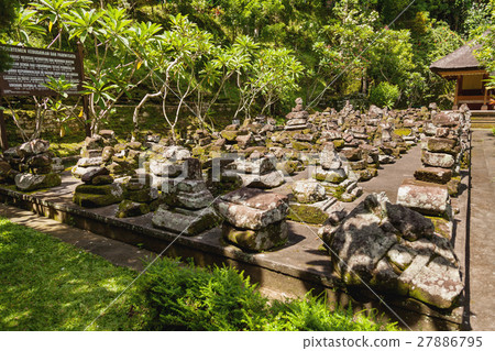 Goa Gajah Cave Temple, Ubud, Bali, Indonesia. 27886795