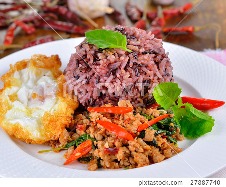 stir fried pork with basil leaf and hot chilli stir fried pork with basil leaf and hot chilli 27887740