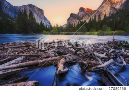 El Capital and Cathedral cliff with river. 27889266