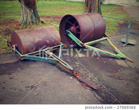 Rusty iron barrel for maintenance of neglect court Rusty iron barrel for maintenance of neglect court 27889368