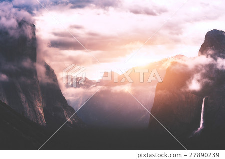 beautiful view in Yosemite national park. beautiful view in Yosemite national park. 27890239