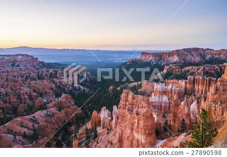 Bryce canyon national park,when sunrise,Utah,usa. 27890598