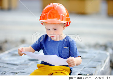 Little builder reading construction drawing Little builder reading construction drawing 27891013