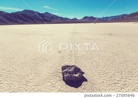 Racetrack Playa 27895646