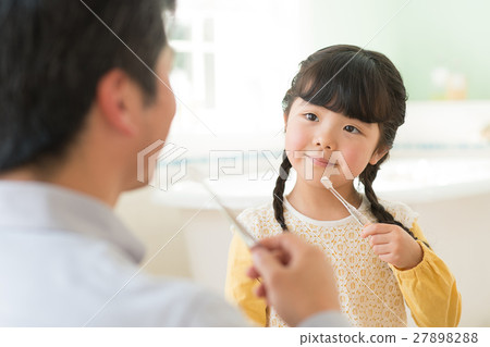 Family Toothbrush Image Family Toothbrush Image 27898288