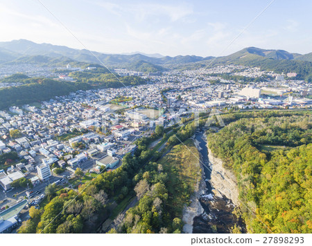 豐平川和住宅區航空照片(南區,札幌市) 豐平川和住宅區航空照片(南區,札幌市) 27898293