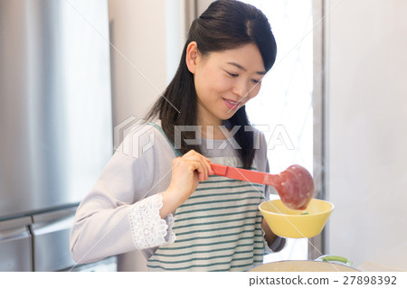 Housewives cooking in the kitchen Housewives cooking in the kitchen 27898392