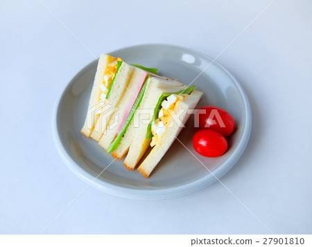 Sandwiches and mini tomatoes Sandwiches and mini tomatoes 27901810