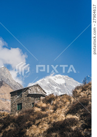 Small Abandoned house on the ABC & MBC route Small Abandoned house on the ABC & MBC route 27904617