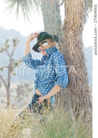 in desert in desert 27904668