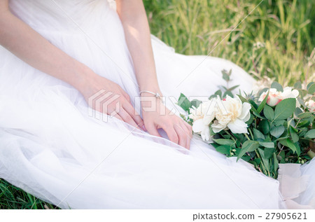 Bridal bouquet of wildflowers 27905621