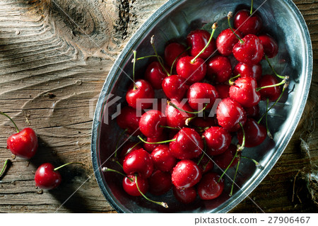 cherry 27906467