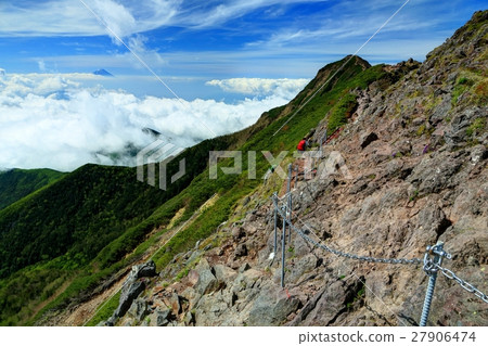 Fuji seen from the chain field of the Yatsugatake mountains / Yokodake ridgeline 27906474