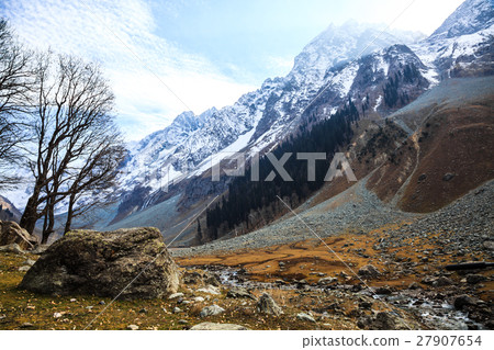 Mountain view of Sonamarg 27907654