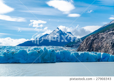 Lago Grey and Grey Glacier 27908343