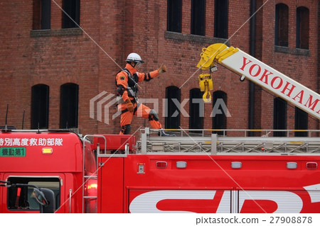 Rescue team 27908878