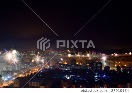 Spring Festival fireworks 27910184