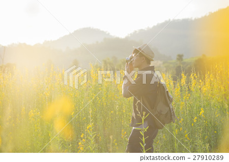 Photographer travel take photo of outdoor nature. 27910289