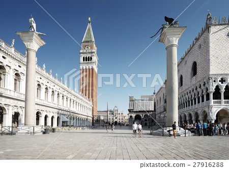 Piazza San Marko, Venice, Italy 27916288