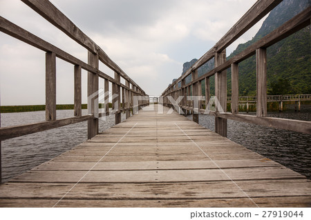 Khao Sam Roi Yod National Park, Thailand. 27919044