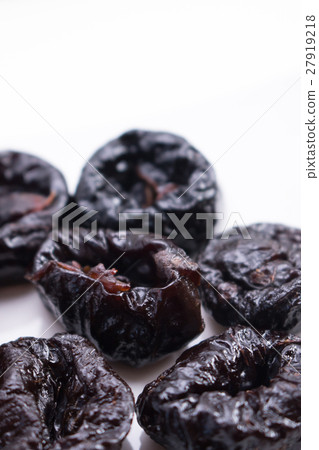 prune prune 27919218