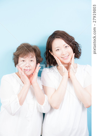 Mother daughter Beauty Mother daughter Beauty 27919803