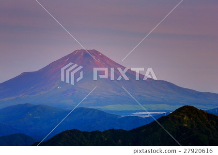 Fuji of the dawn seen from Tanzawa 27920616