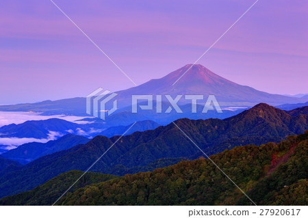 Fuji of the dawn seen from Tanzawa 27920617