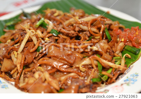 Fried Penang Char Kuey Teow 27921063