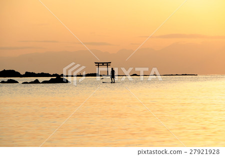 黃昏的太陽 黃昏的太陽 27921928