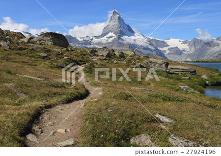 hiking trail to Matterhorn mountain, Switzerland 27924196