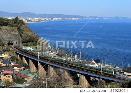 Tokaido Line E233 series 27928054
