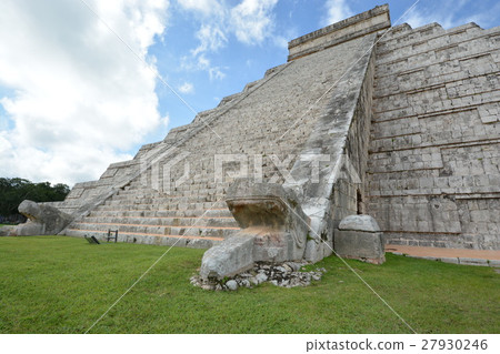 Chichen Itza 27930246