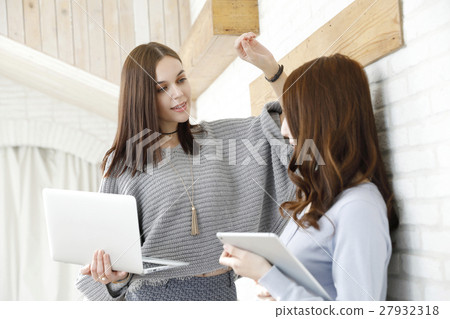 Business Scene Meeting International Business Scene Meeting International 27932318